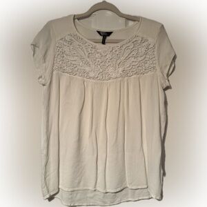 Nicole Miller New York Sz Large Cream Textured Blouse with crochet detail